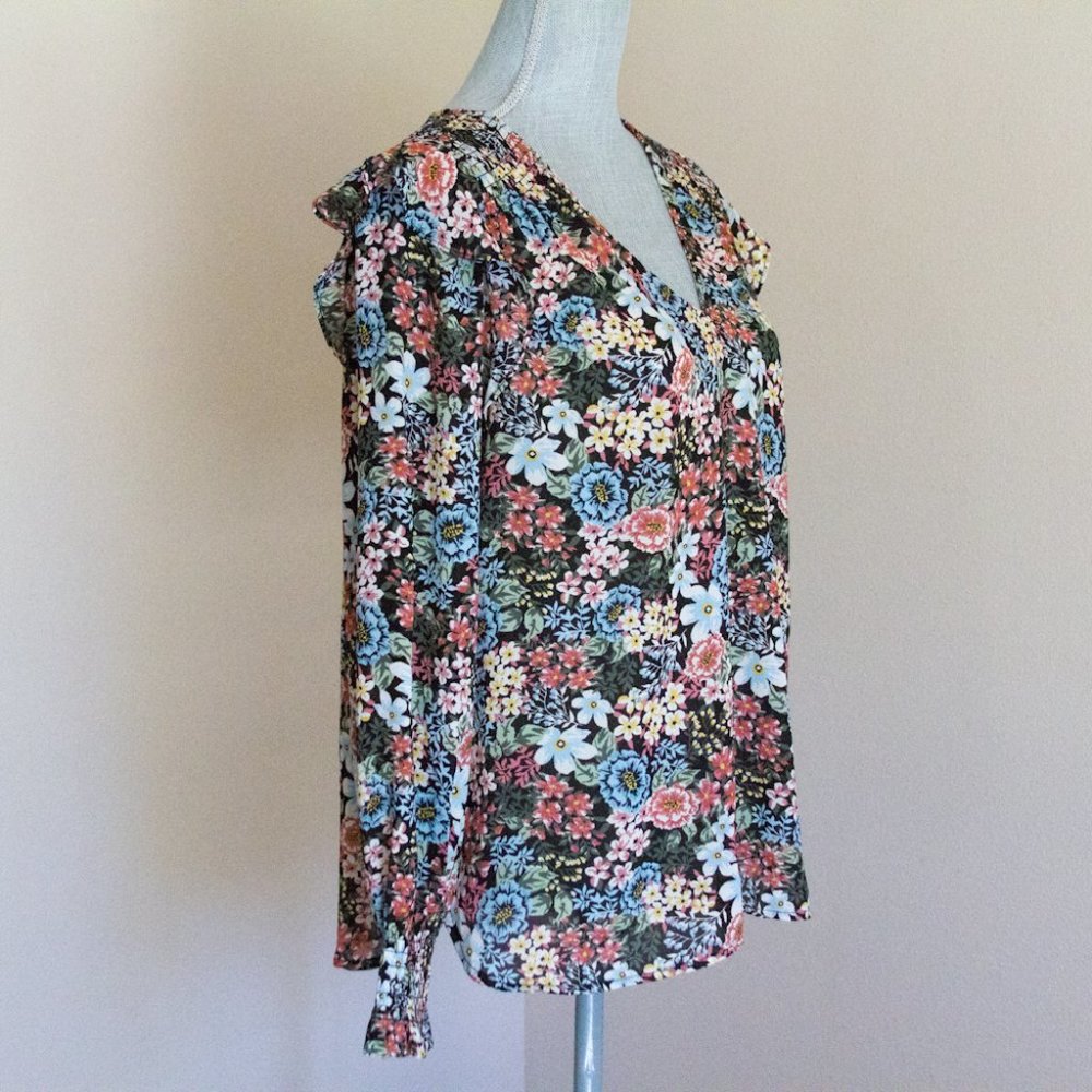 Ann Taylor LOFT Bouquet Floral Smocked Shoulder V-Neck Blouse - Picture 2 of 8